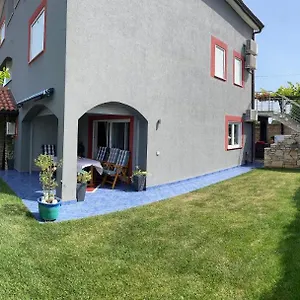 https://sunset-apartment-umag.in-istria.net