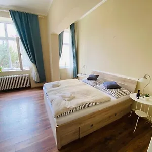 https://apartmn-diana.karlovyvary-hotels.com