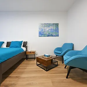 Azure Nest Brno